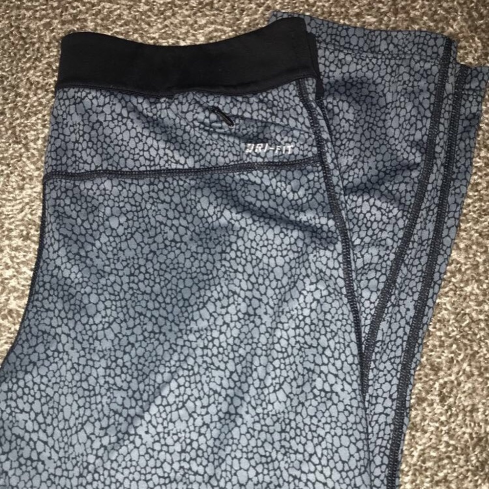 Nike cropped leggins